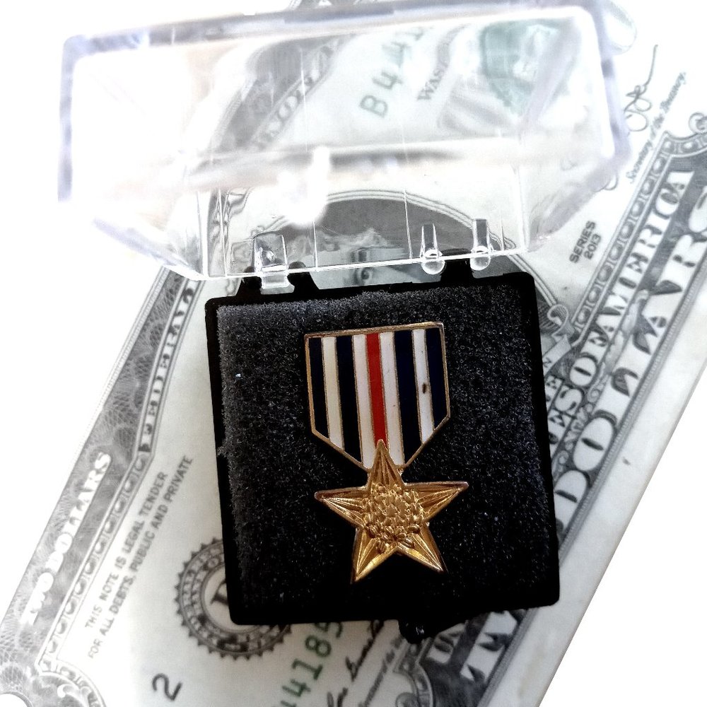 Silver Star Medal Lapel Pin
